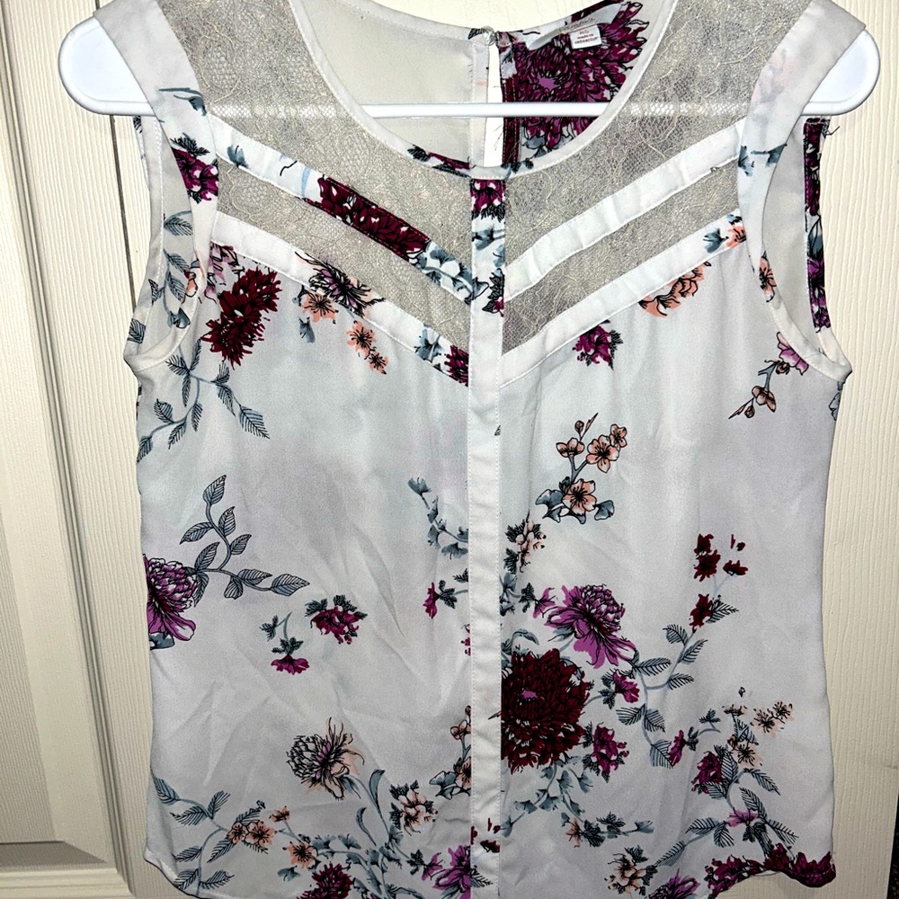 Sleeveless blouse bundle